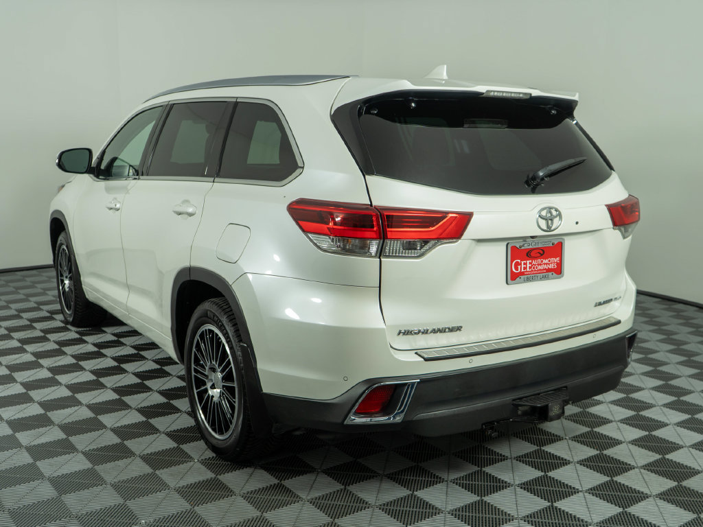Used 2019 Toyota Highlander Limited Platinum AWD/4WD image 4