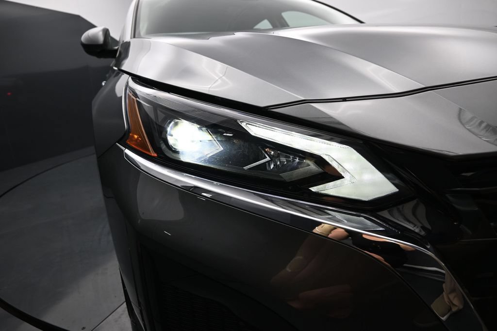 Certified 2023 Nissan Altima 2.5 SV w/ SV Premium Package AWD/4WD image 10