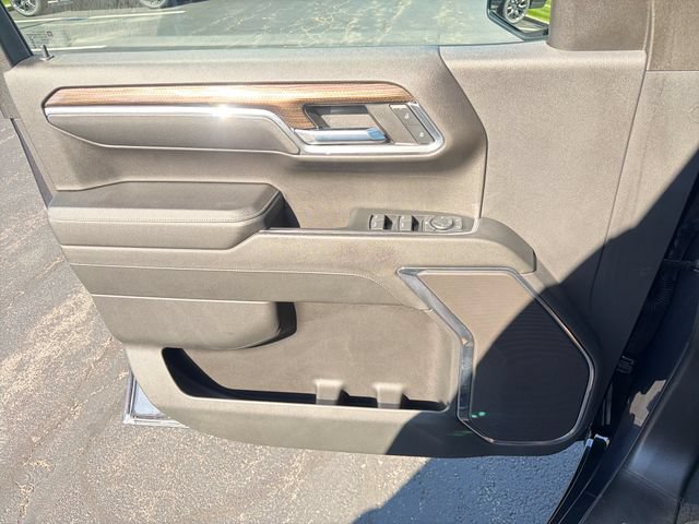 Used 2023 Chevrolet Silverado 1500 LT AWD/4WD image 11