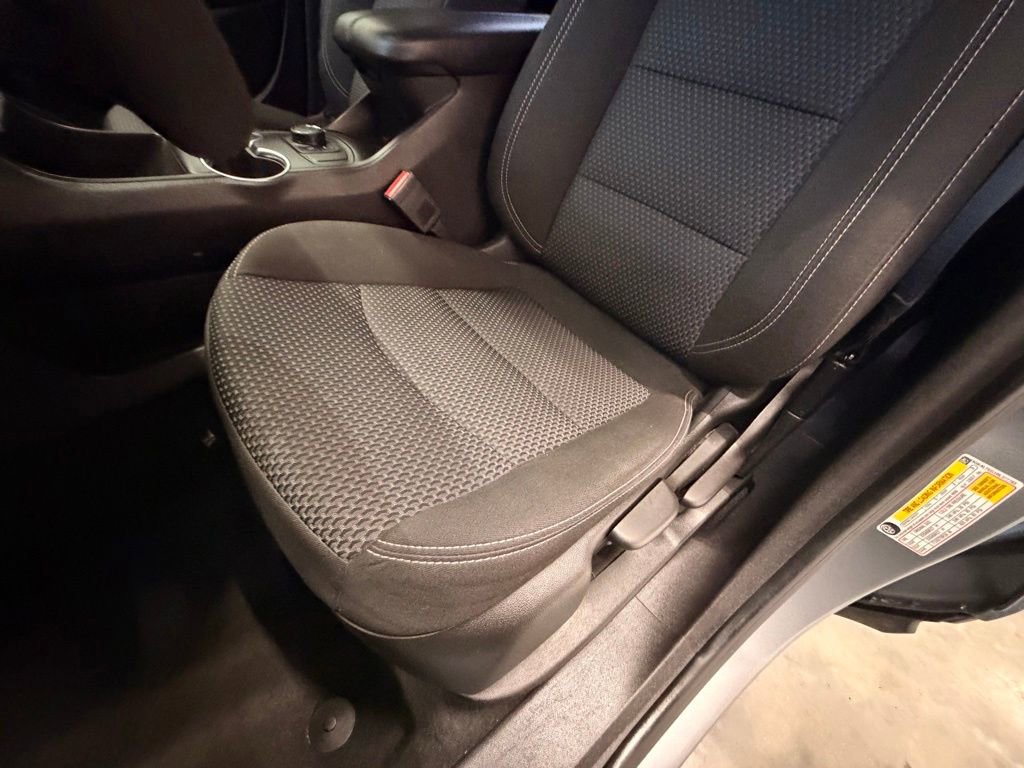 Used 2024 GMC Terrain SLE image 34