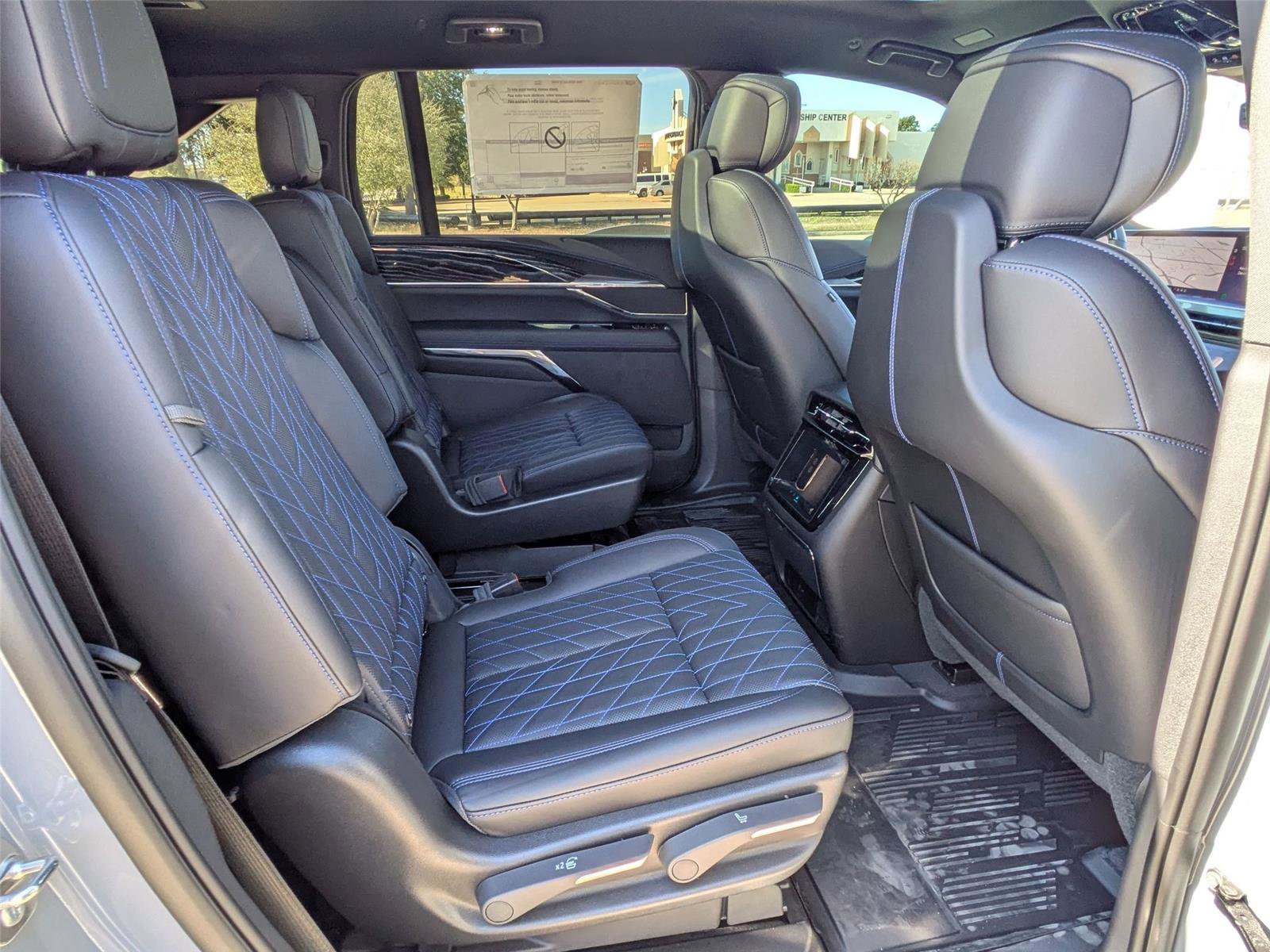 New 2026 Cadillac Escalade IQ Sport 1 w/ LPO, Floor Liner Package AWD/4WD image 30
