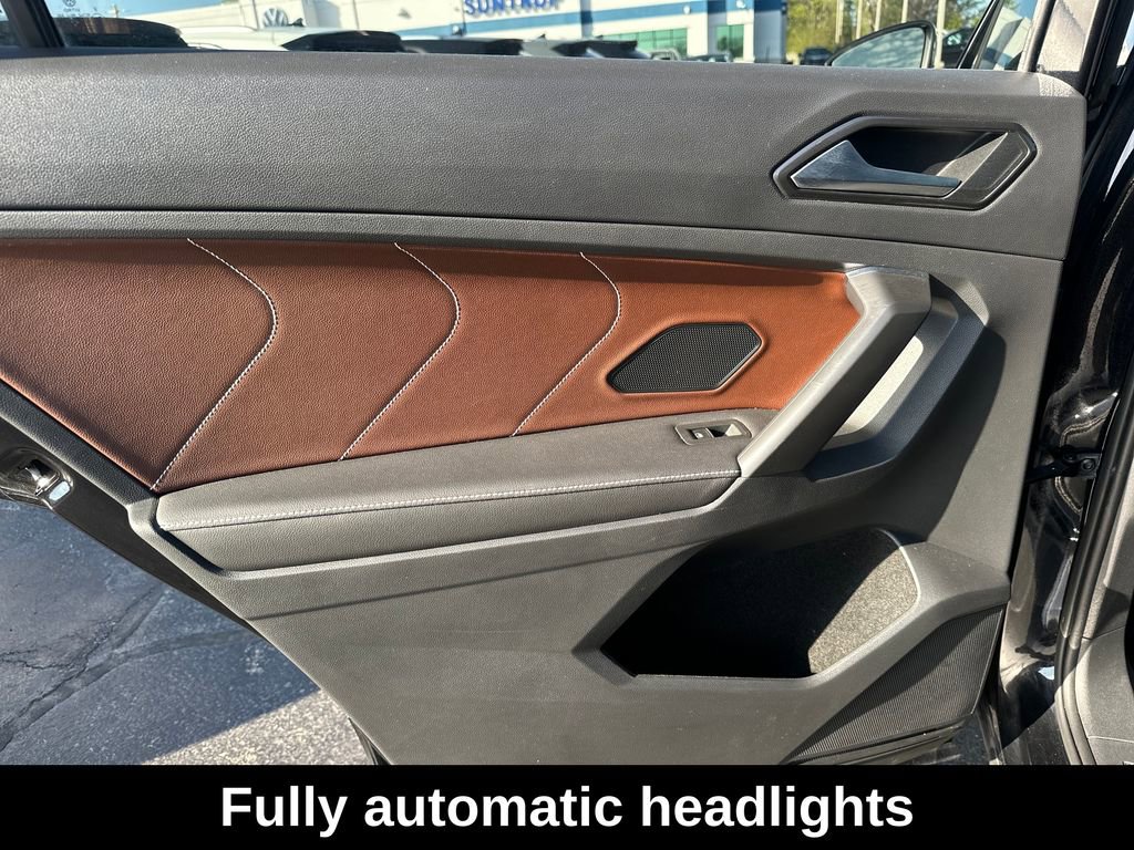 Used 2022 Volkswagen Tiguan SEL R-Line image 17