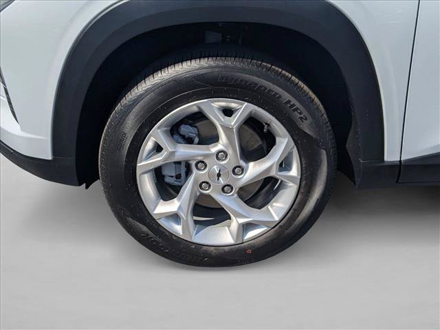 New 2026 Chevrolet Trax LS w/ LS Convenience Package FWD image 10
