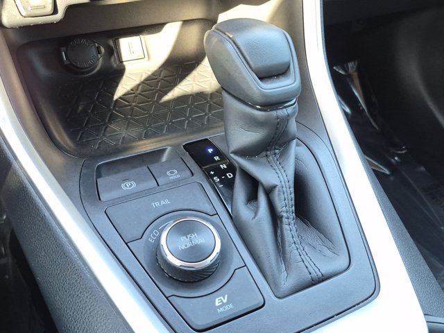Certified 2025 Toyota RAV4 LE AWD/4WD image 15