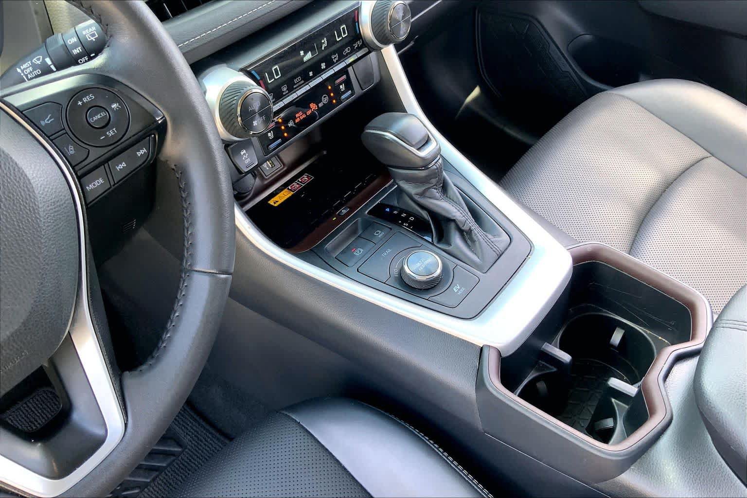 Used 2024 Toyota RAV4 Limited w/ Advanced Technology Package AWD/4WD image 16
