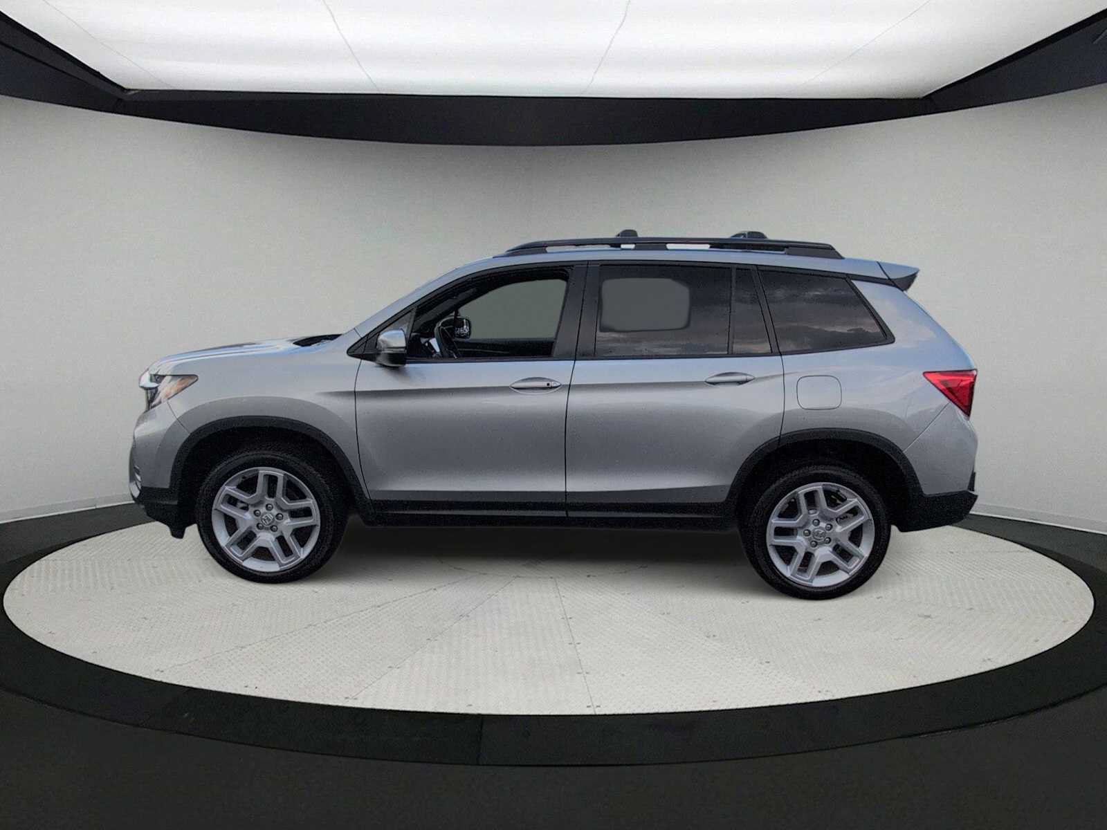 Used 2025 Honda Passport EX-L image 5