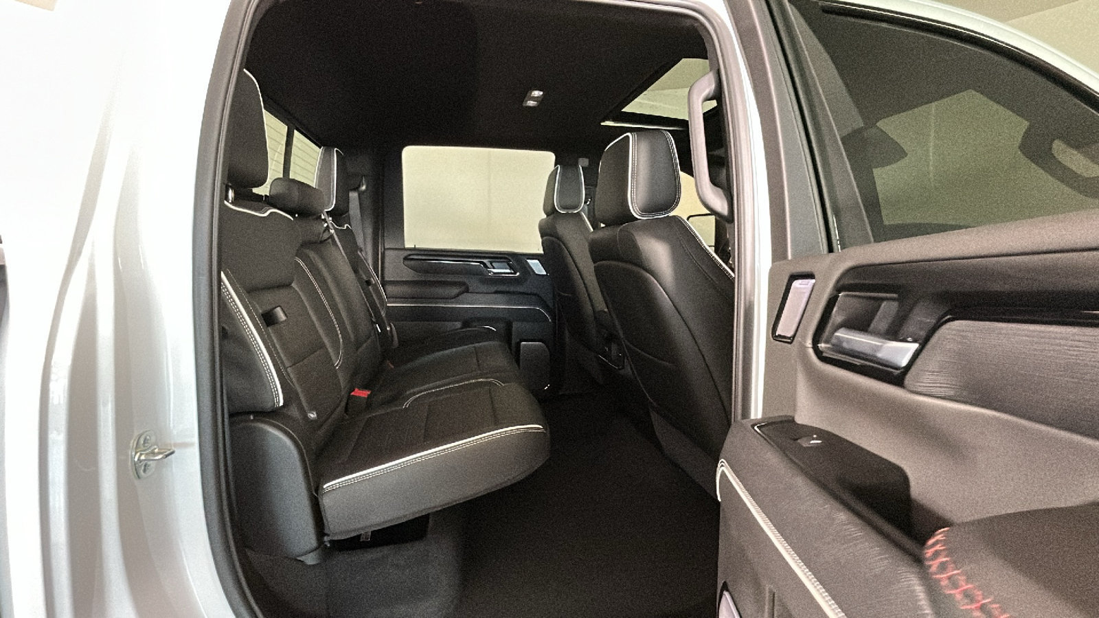 Used 2026 GMC Sierra 2500 AT4X AWD/4WD image 37