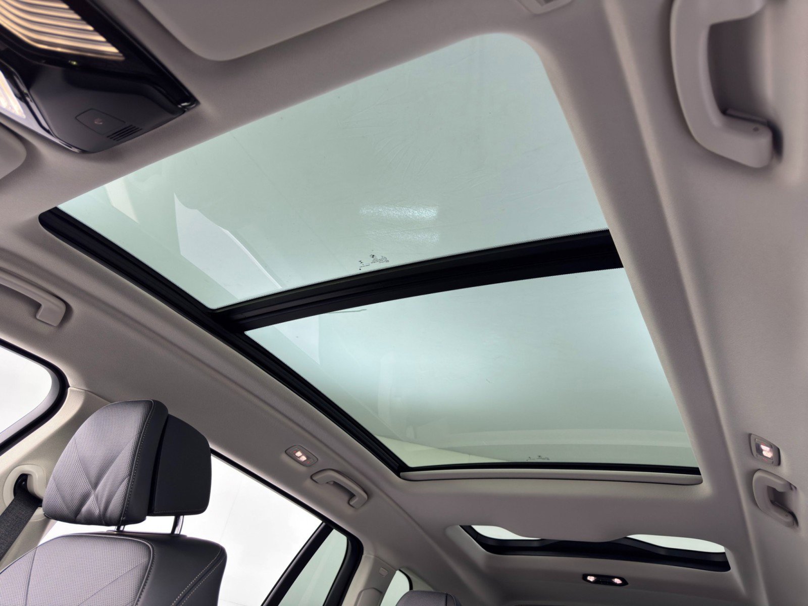 Used 2025 BMW X7 xDrive40i w/ Parking Assistance Package AWD/4WD image 12