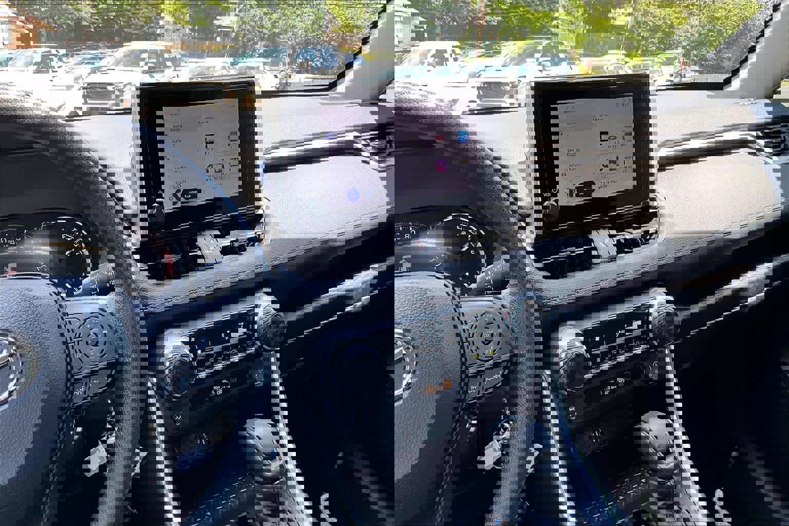 Used 2024 Toyota RAV4 LE FWD image 7