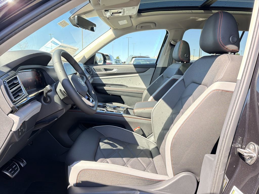 New 2026 Volkswagen Atlas Peak Edition image 11