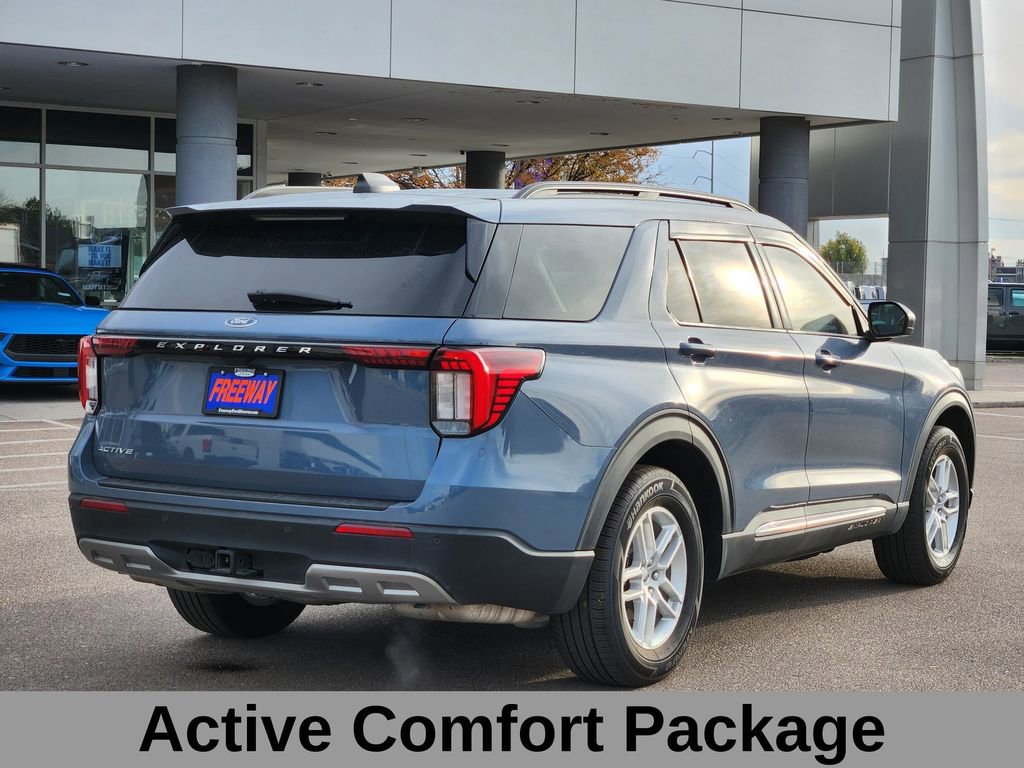 Used 2025 Ford Explorer Active w/ Active Comfort Package image 5