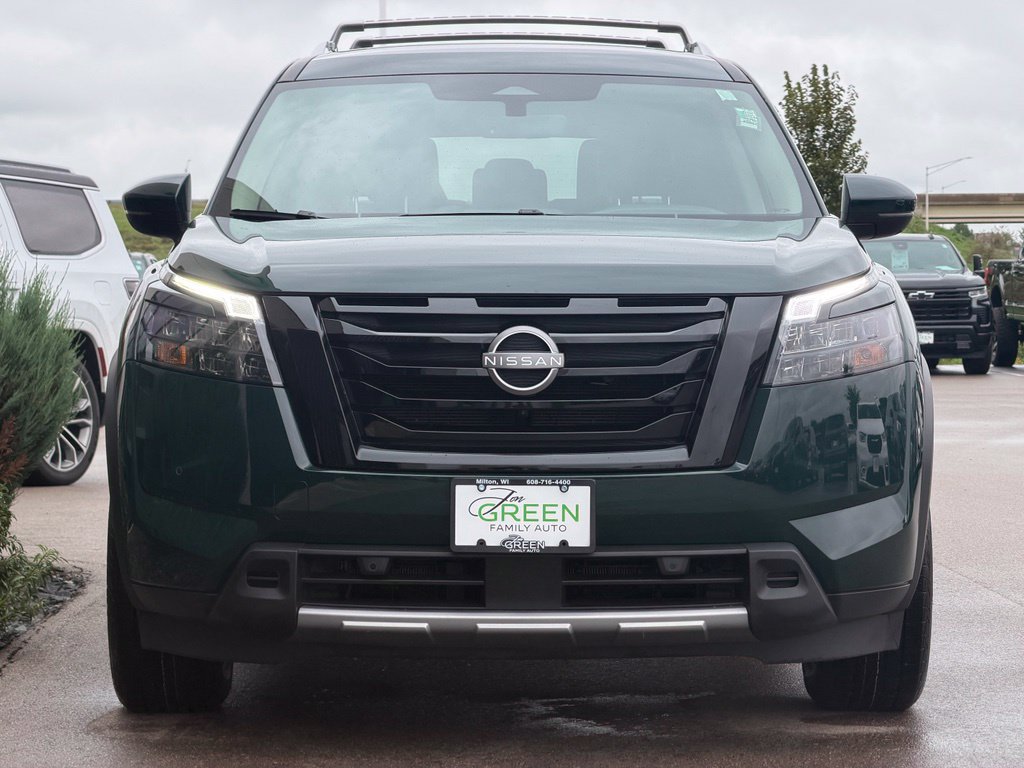 Used 2025 Nissan Pathfinder SL w/ Black Appearance Package AWD/4WD image 7