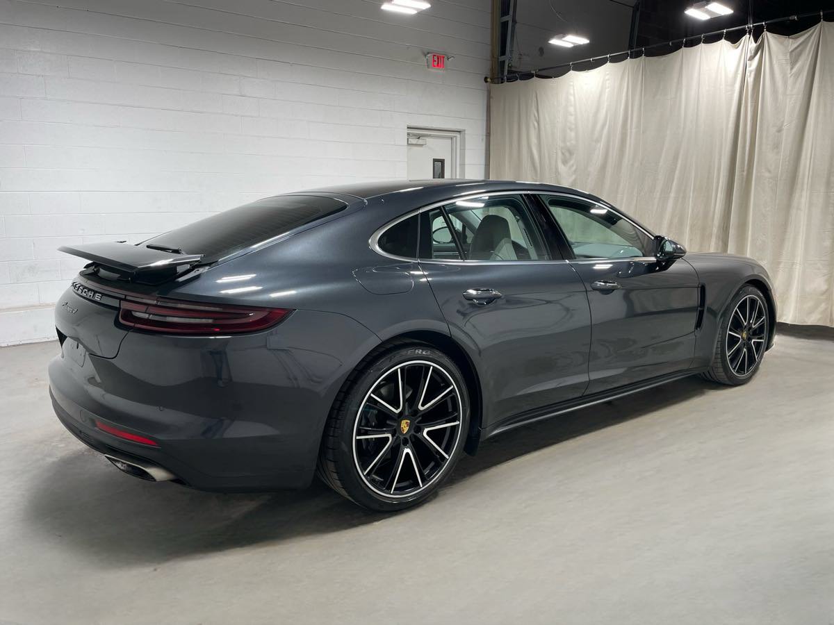 Used 2018 Porsche Panamera 4 w/ Premium Package AWD/4WD image 4