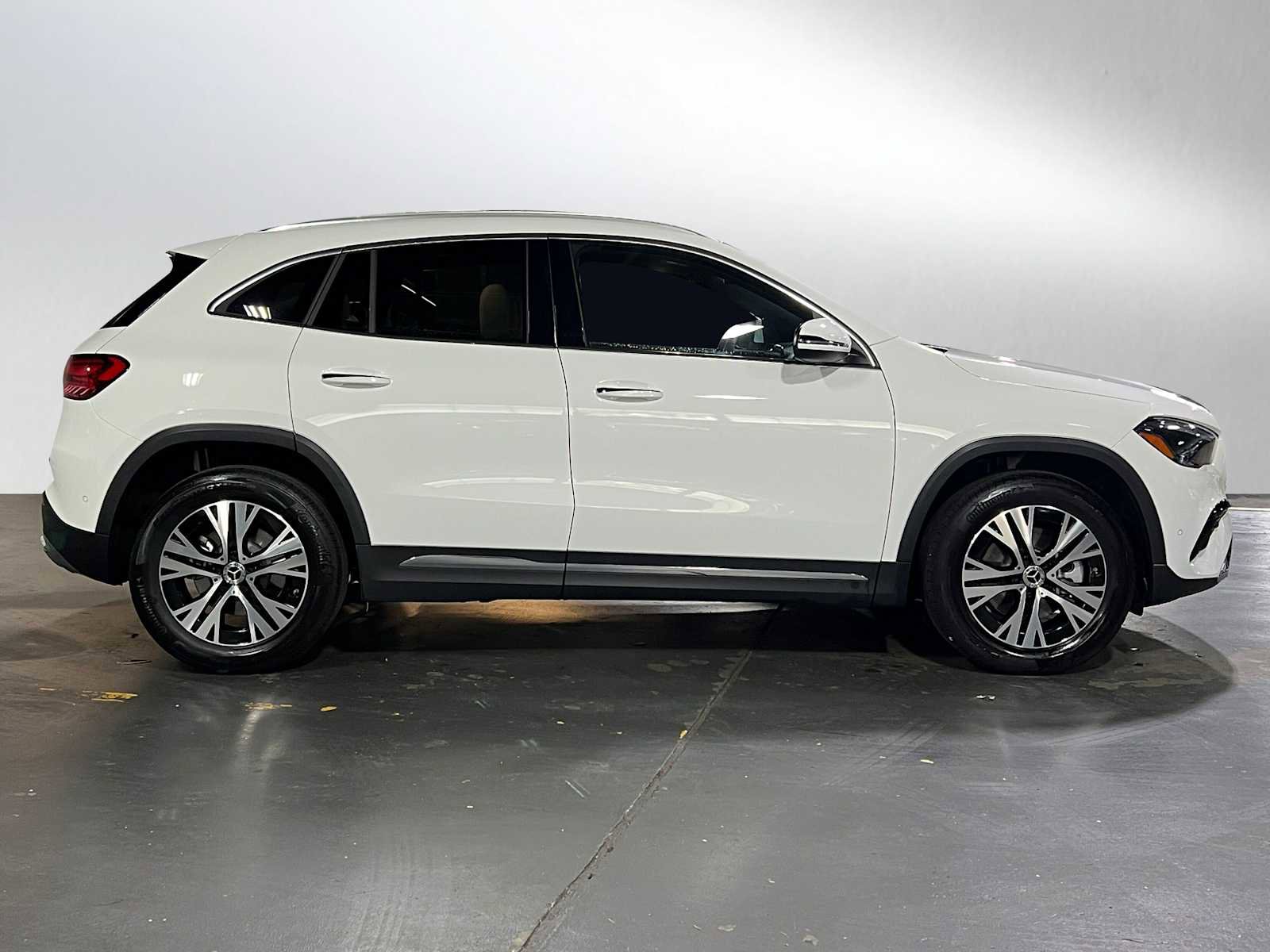 Certified 2025 Mercedes-Benz GLA 250 4MATIC image 3