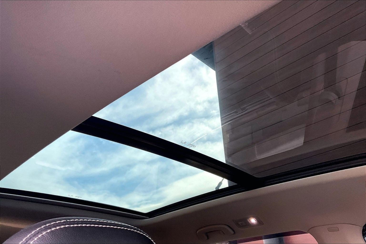 Used 2022 Volkswagen Atlas SEL Premium image 21