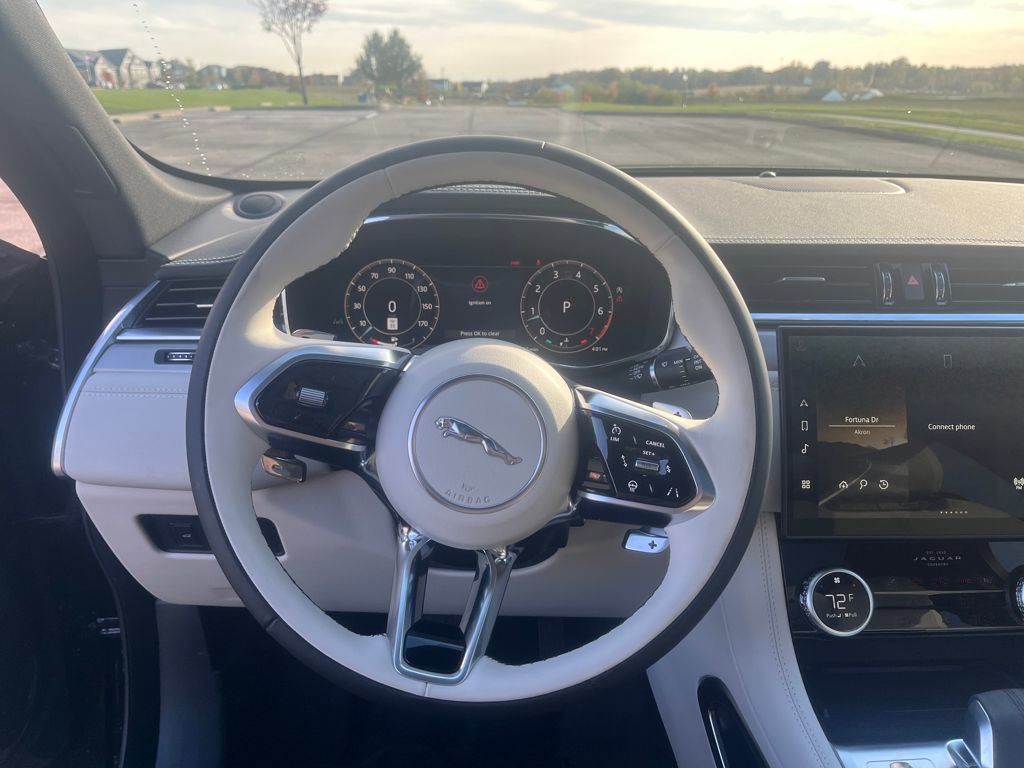 New 2025 Jaguar F-PACE R-Dynamic S AWD/4WD image 13