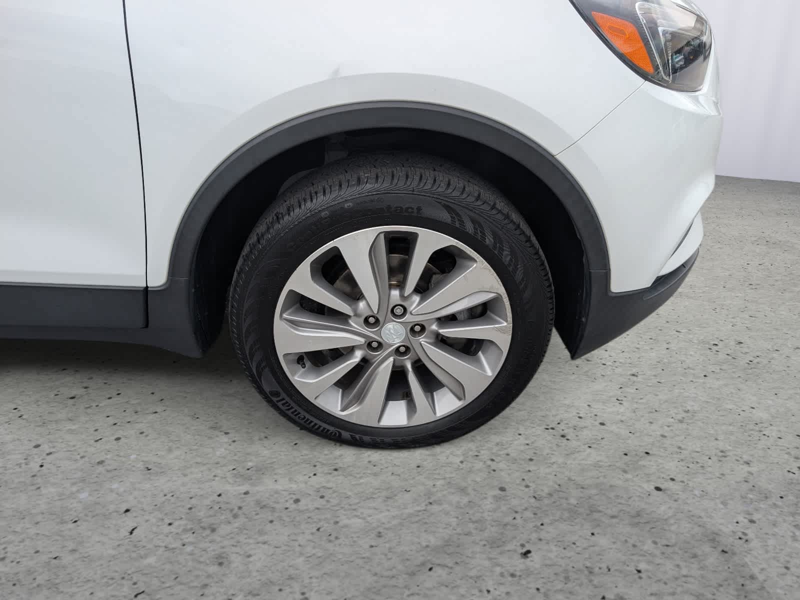 Used 2020 Buick Encore Preferred AWD/4WD image 9