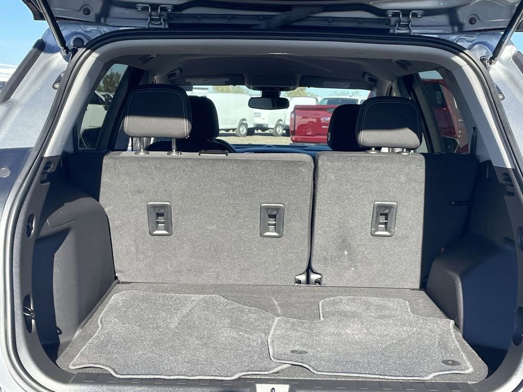 Used 2023 GMC Terrain SLE image 25