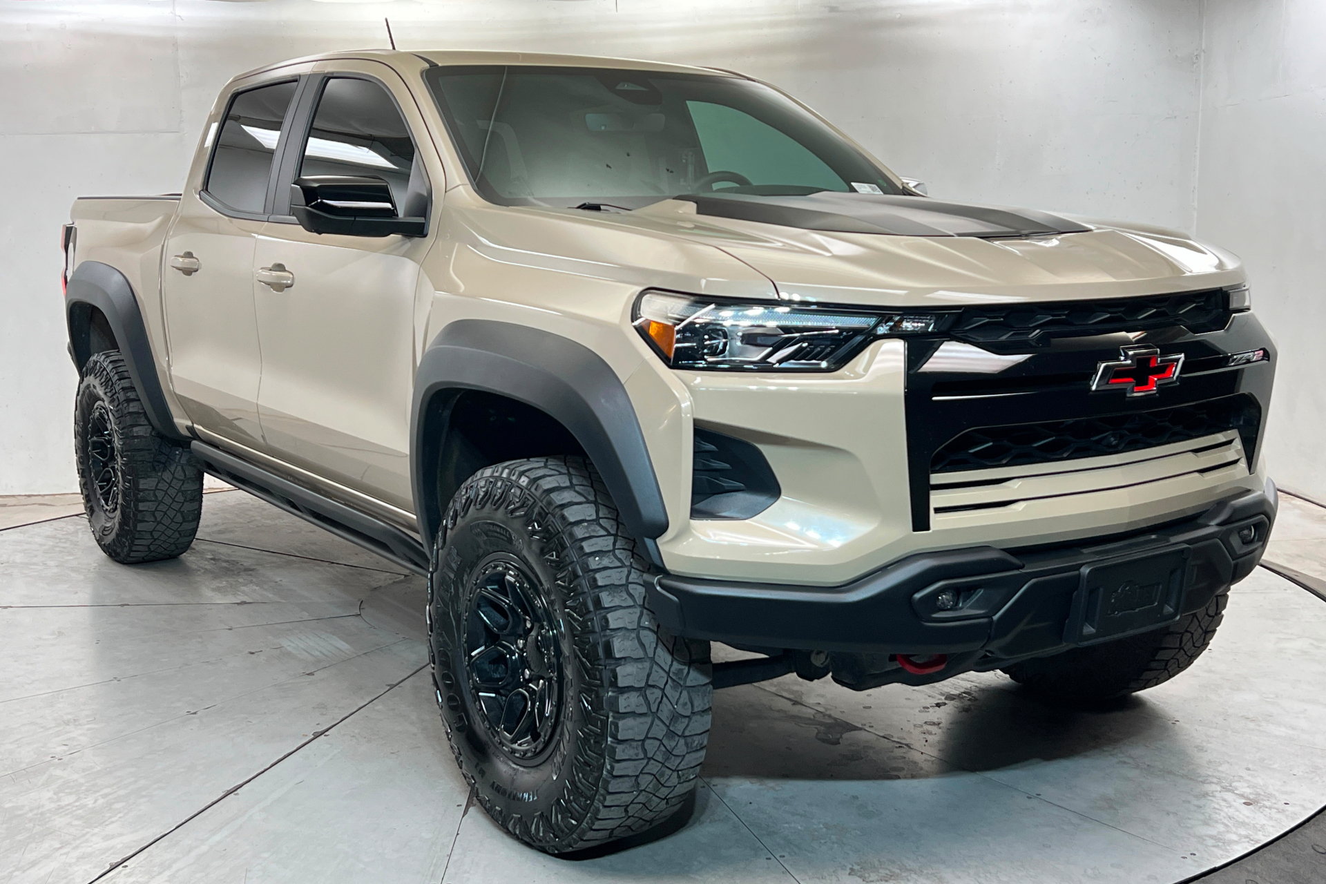 Used 2024 Chevrolet Colorado ZR2 w/ ZR2 Bison Edition AWD/4WD image 8