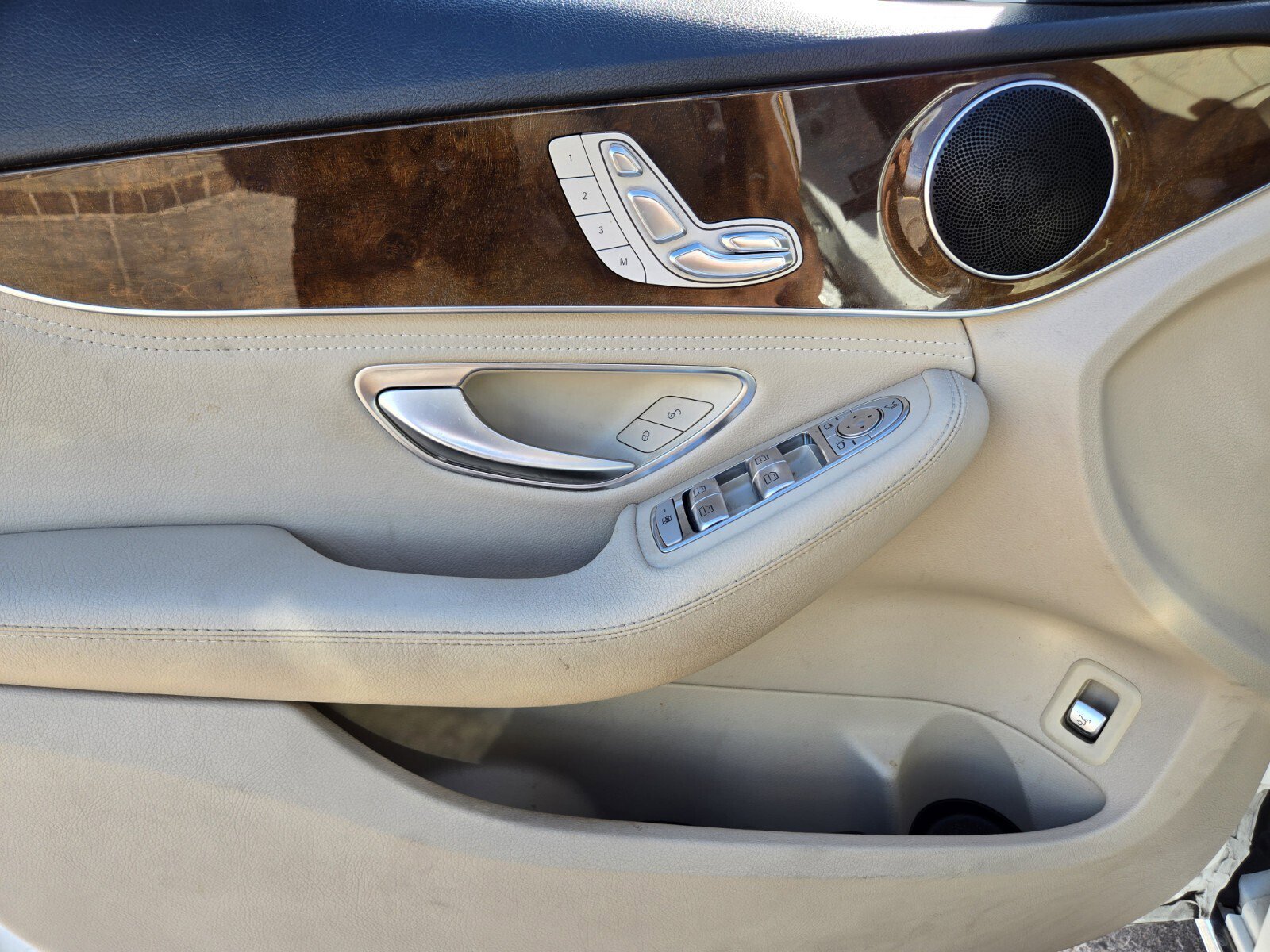 Used 2015 Mercedes-Benz C 300 4MATIC Sedan image 14