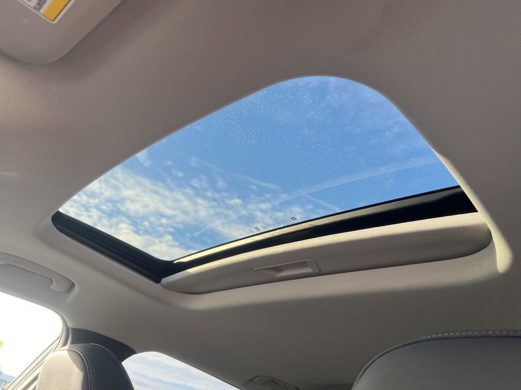 New 2026 Chevrolet Trax LT w/ Sunroof Package image 9