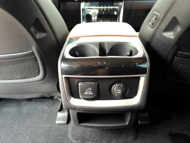 Used 2024 Kia Carnival SX Prestige image 32