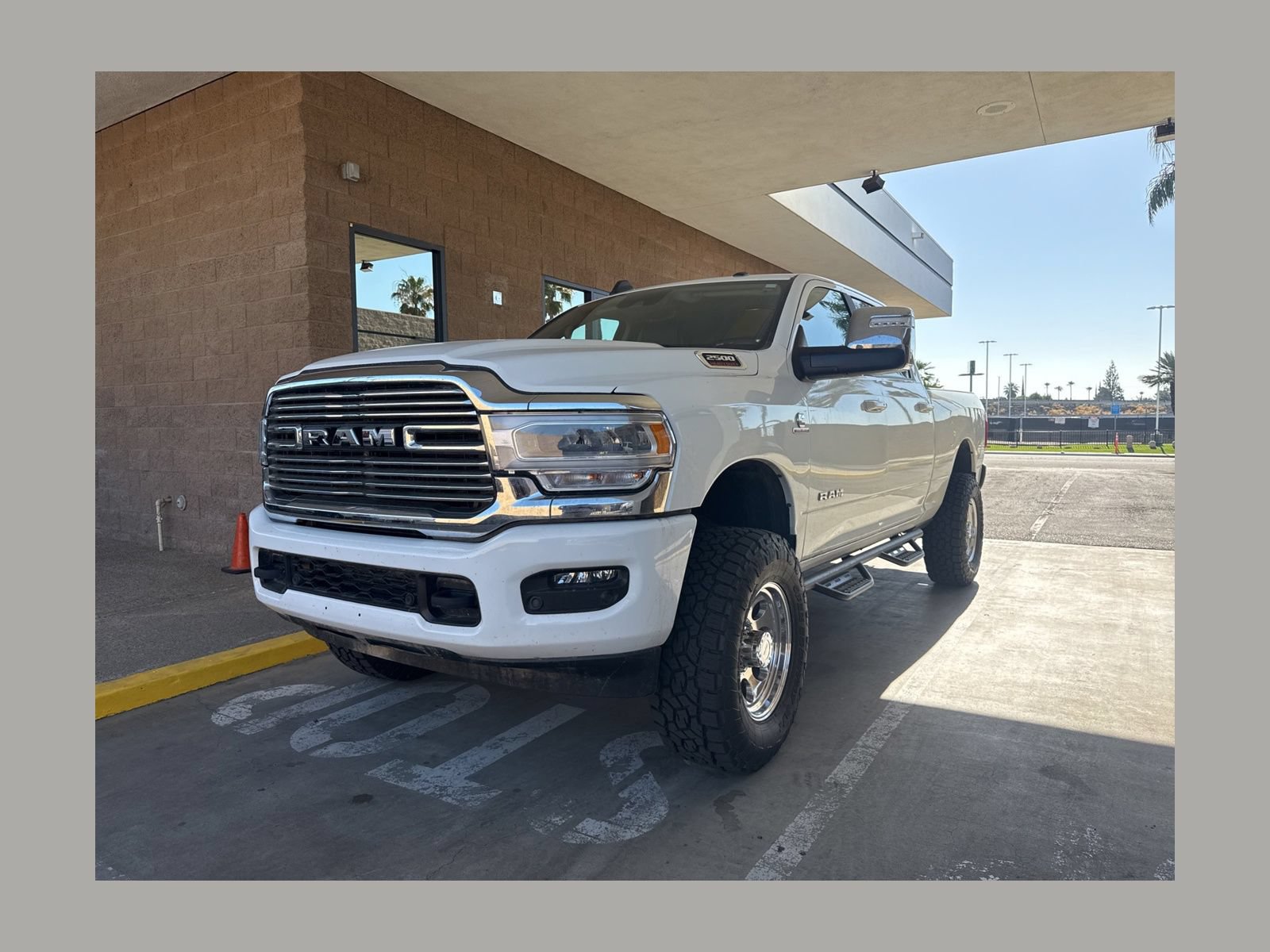 Used 2024 RAM 2500 Laramie w/ Safety Group AWD/4WD image 1