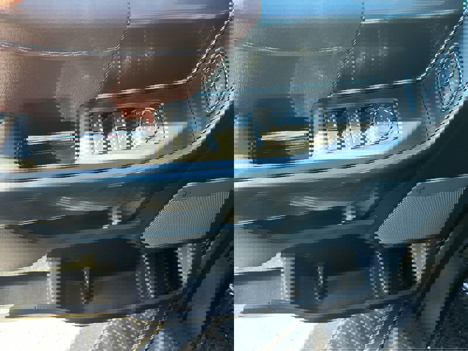 Used 2022 Ford F150 Lariat w/ Equipment Group 502A High image 30