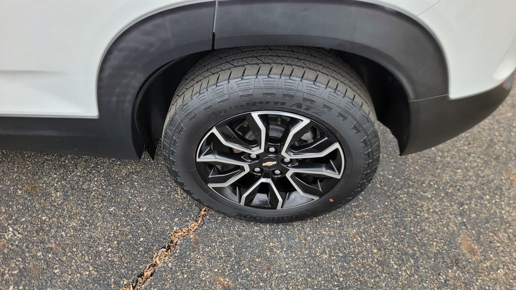 Used 2023 Chevrolet TrailBlazer ACTIV w/ Sun and Liftgate Package image 7