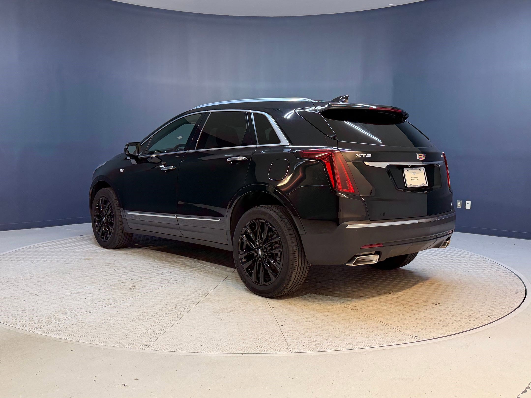 Certified 2022 Cadillac XT5 Luxury FWD image 3
