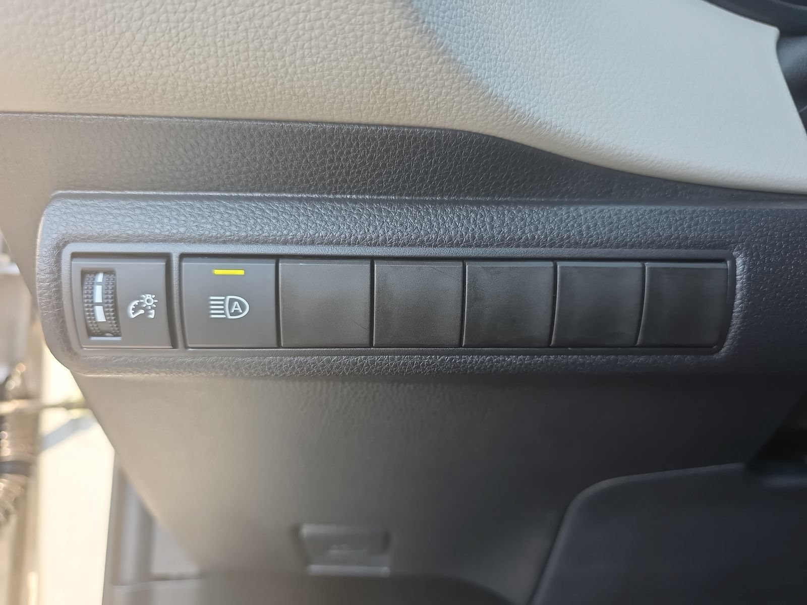 Used 2025 Toyota Corolla LE FWD image 25