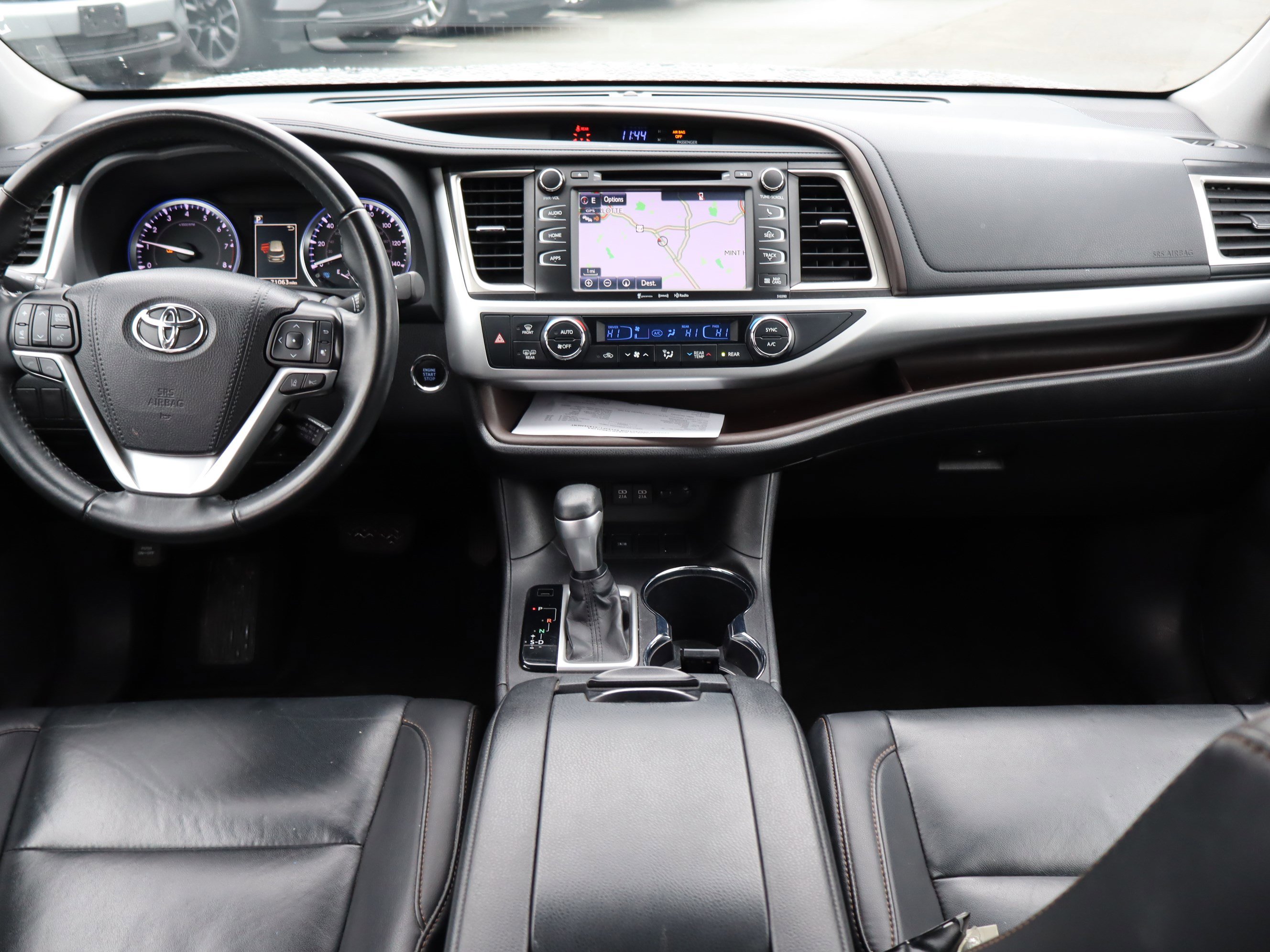 Used 2019 Toyota Highlander XLE image 14