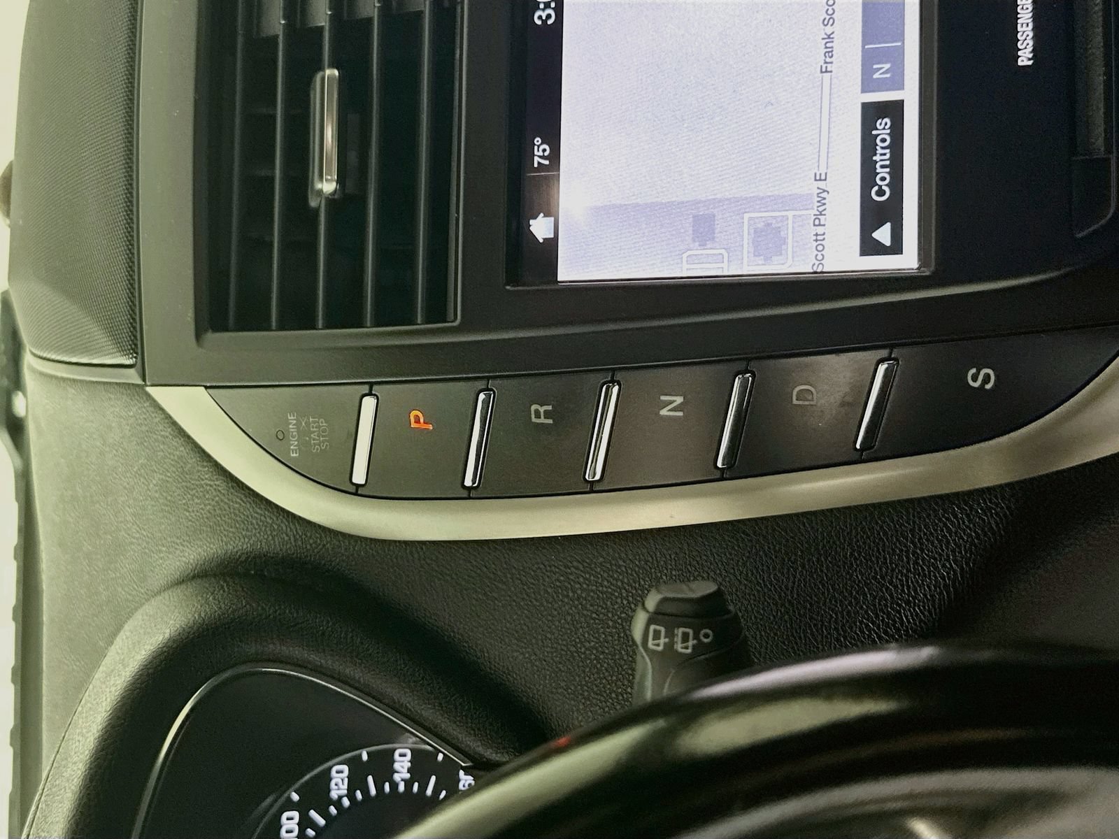 Used 2019 Lincoln MKC Reserve FWD image 17