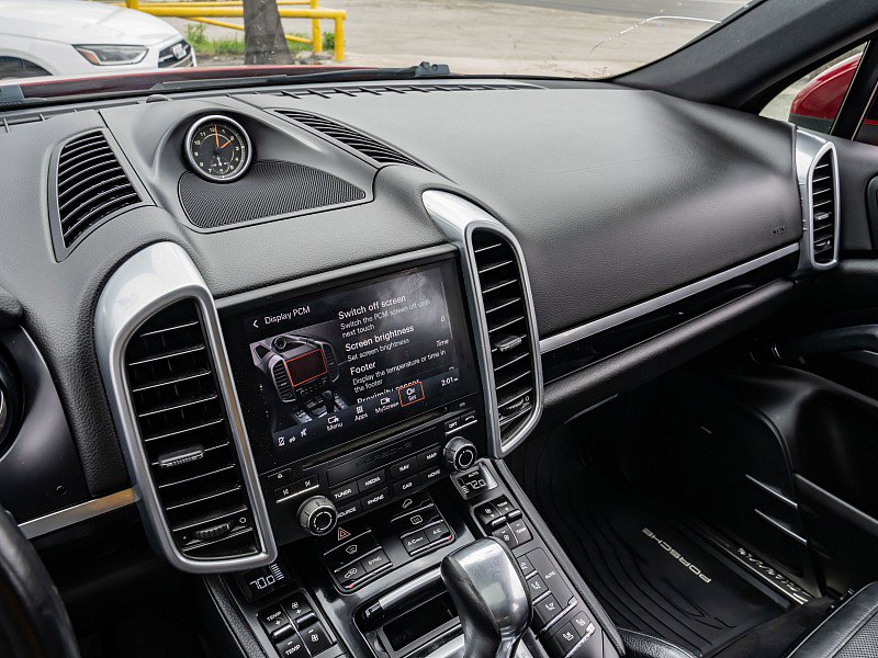 Used 2017 Porsche Cayenne AWD/4WD image 29