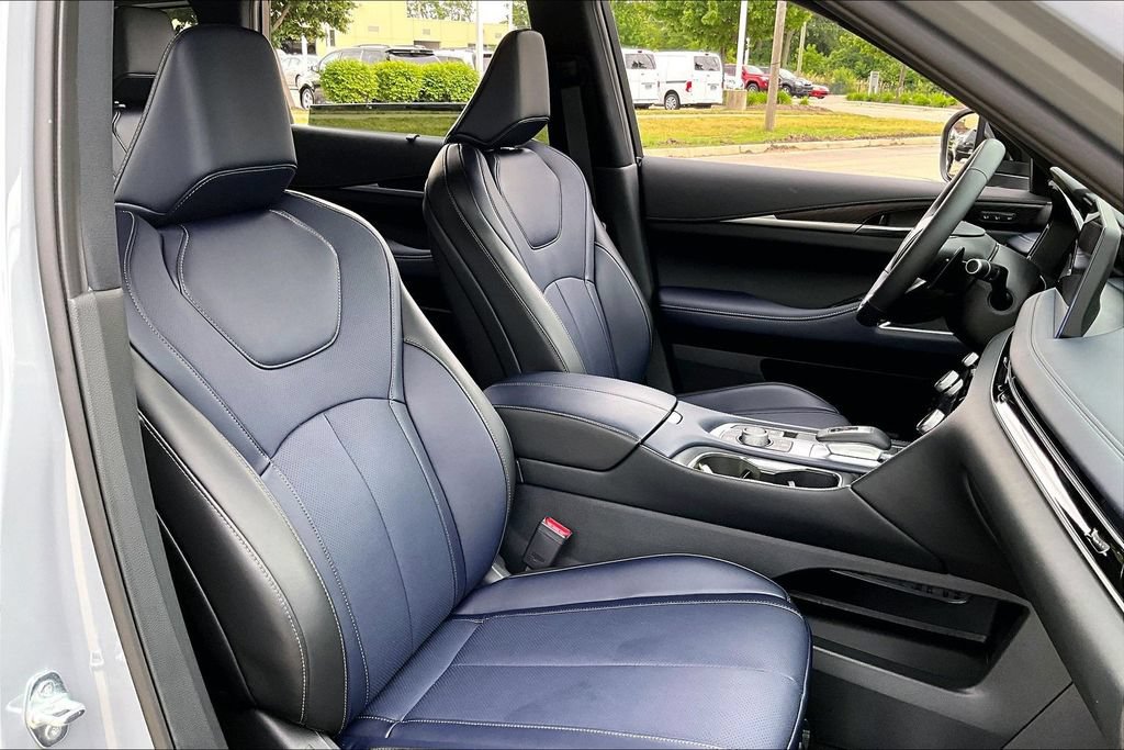 Certified 2026 INFINITI QX60 Sport w/ Dark Cargo Package AWD/4WD image 28