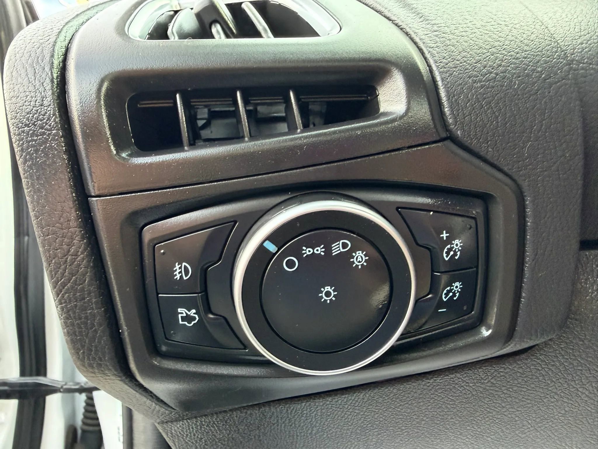 Used 2015 Ford Focus Titanium w/ Titanium Cold Weather Package image 30