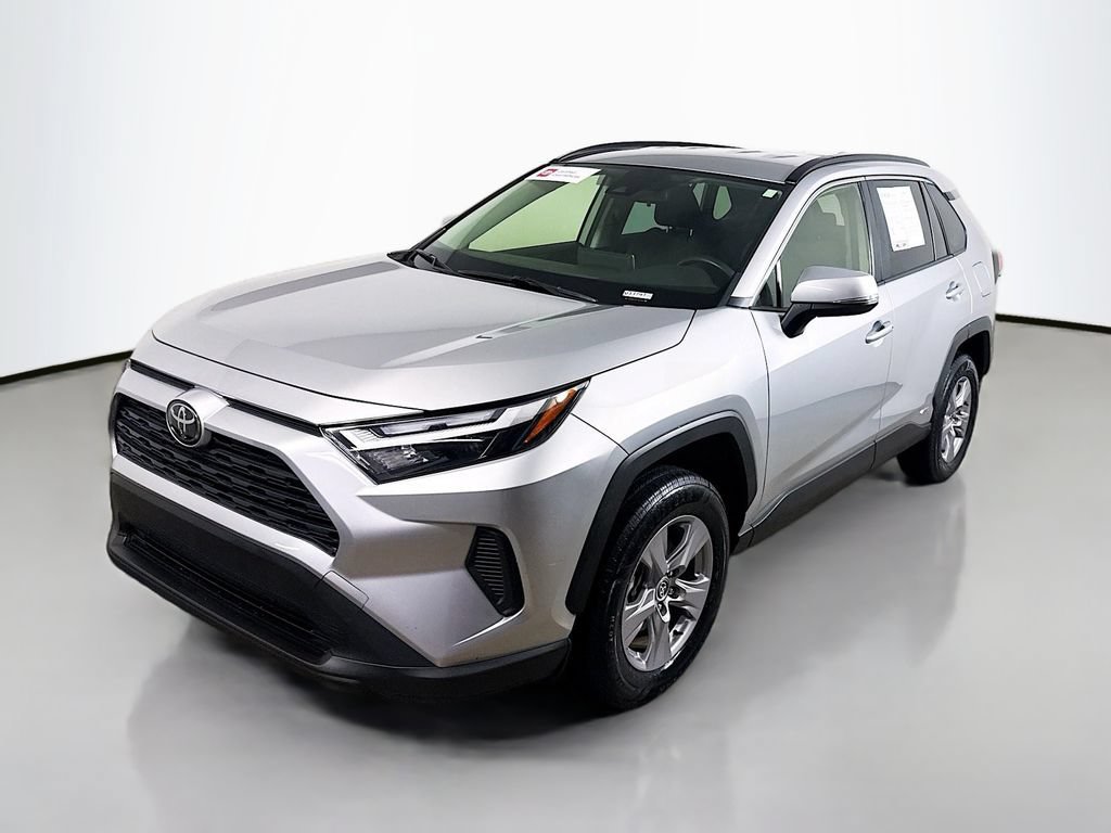 Certified 2025 Toyota RAV4 XLE AWD/4WD image 3