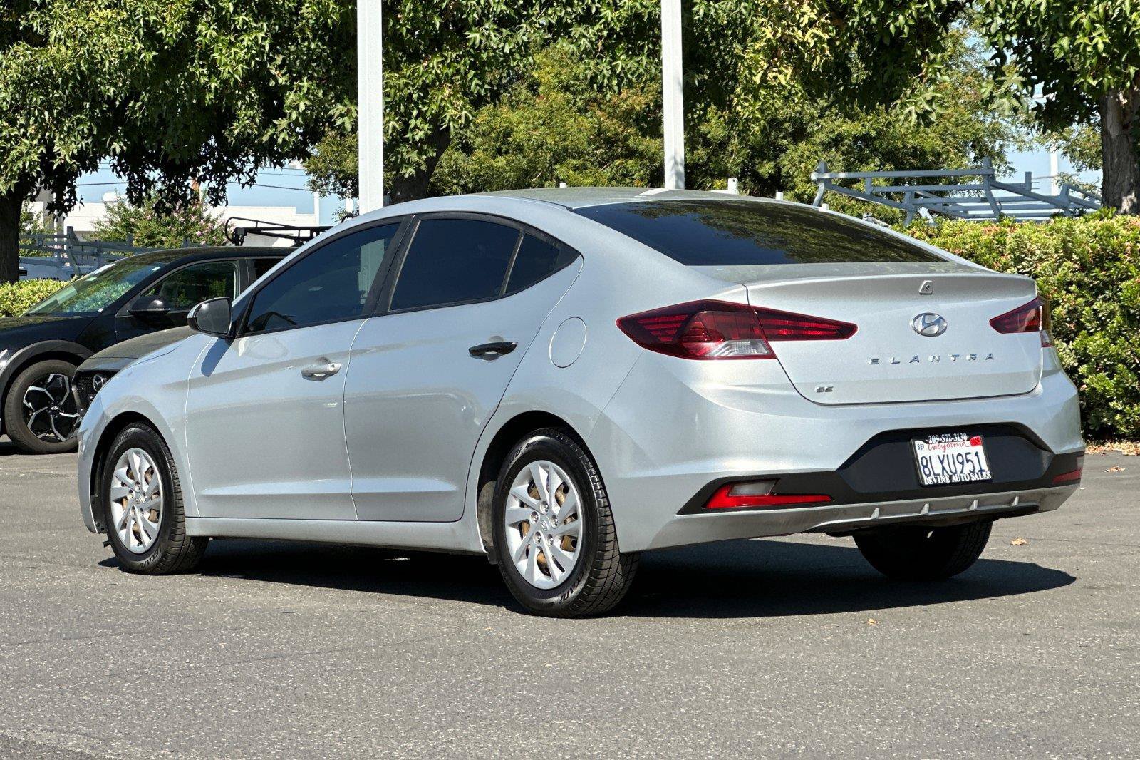 Used 2020 Hyundai Elantra SE w/ Cargo Package (C1) FWD image 5