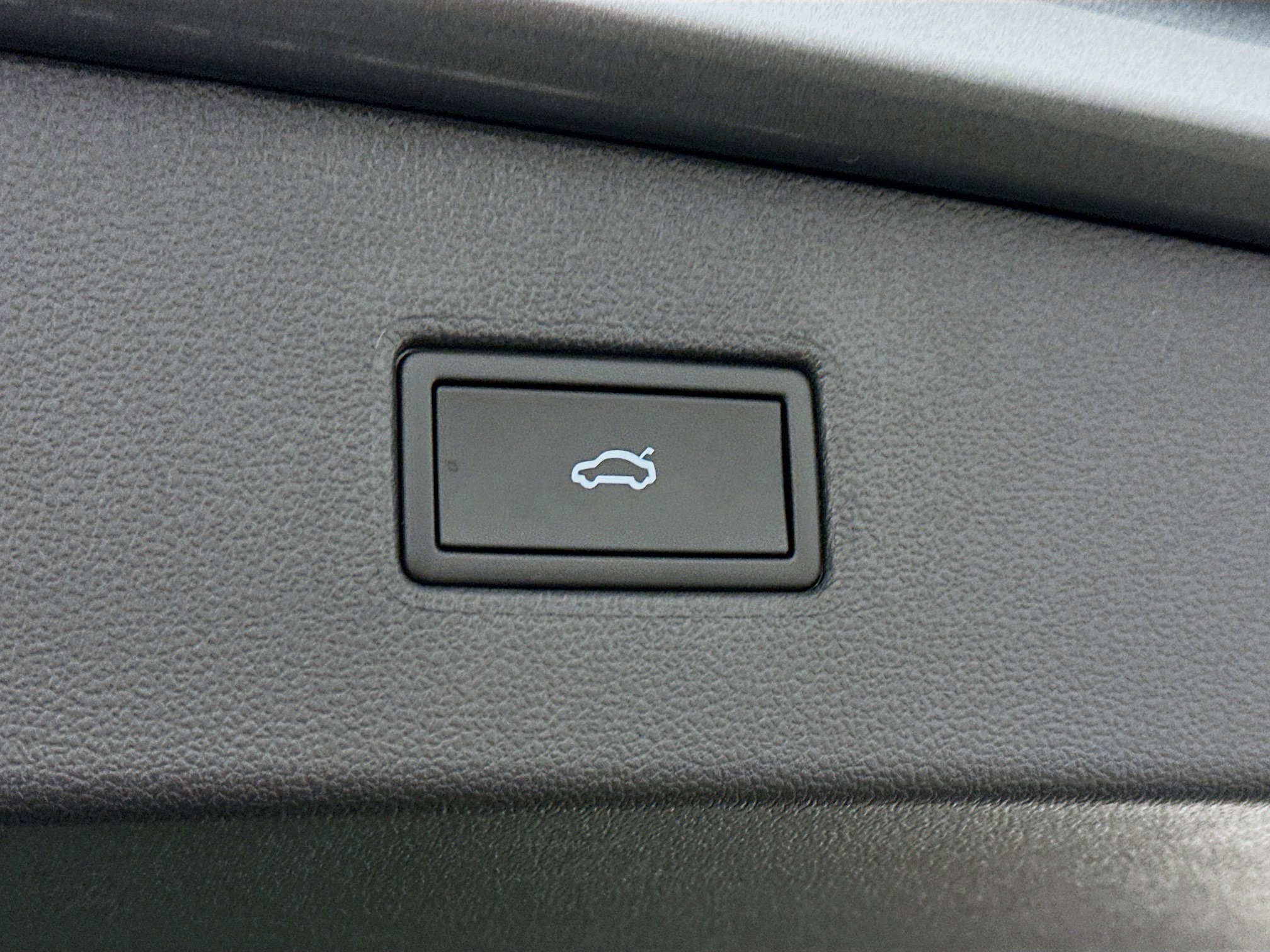 Used 2024 Volkswagen Tiguan Wolfsburg Edition image 31