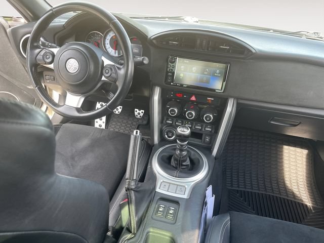 Used 2018 Toyota 86 RWD image 10