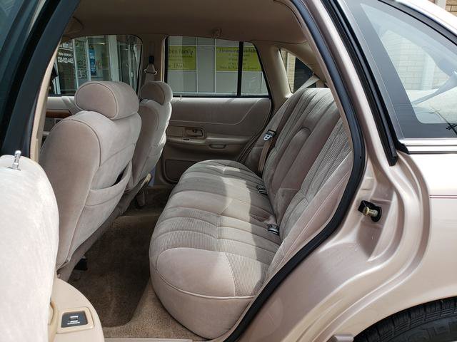 Used 1992 Ford Crown Victoria LX RWD image 12