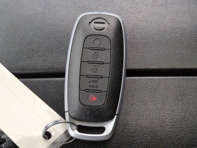 Used 2025 Nissan Rogue SV w/ SV Premium Package FWD image 29