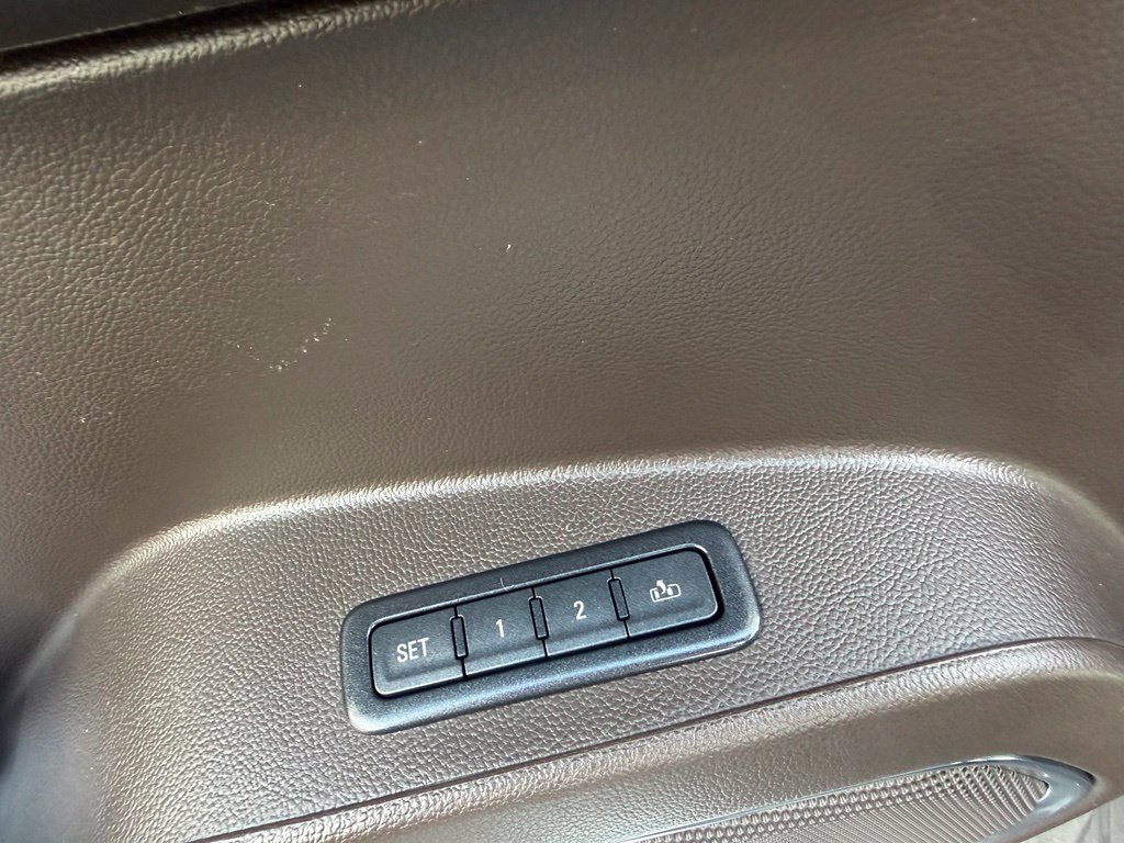 Used 2018 GMC Yukon Denali RWD image 24