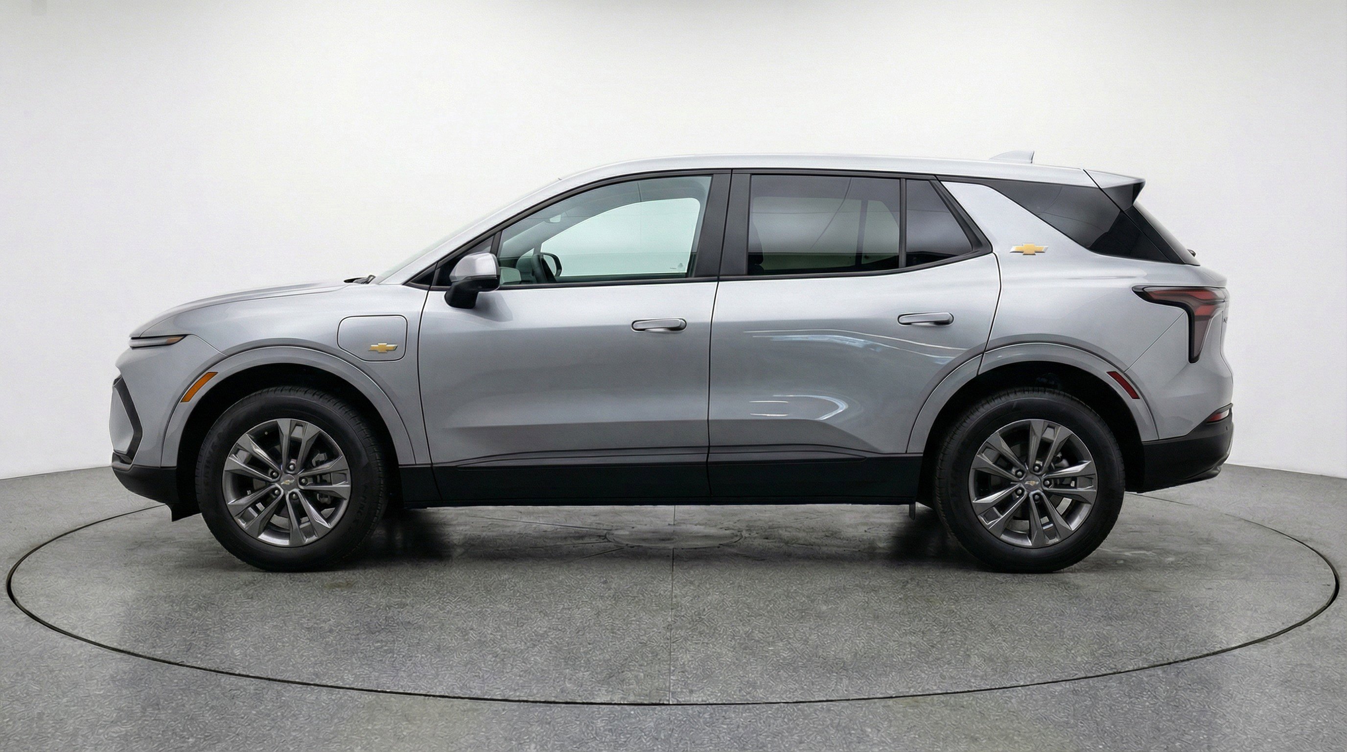 Used 2025 Chevrolet Equinox LT FWD image 5