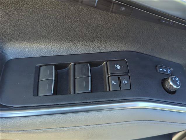 Used 2023 Toyota Highlander Platinum FWD image 8