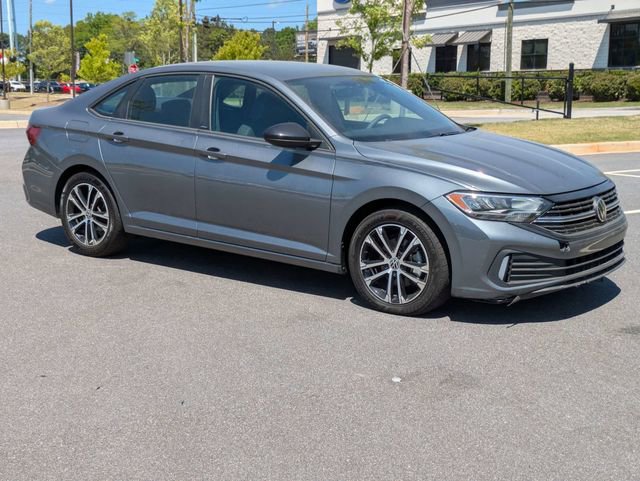 Used 2023 Volkswagen Jetta Sport image 2