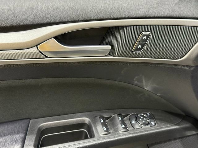 Used 2019 Ford Fusion SE image 17