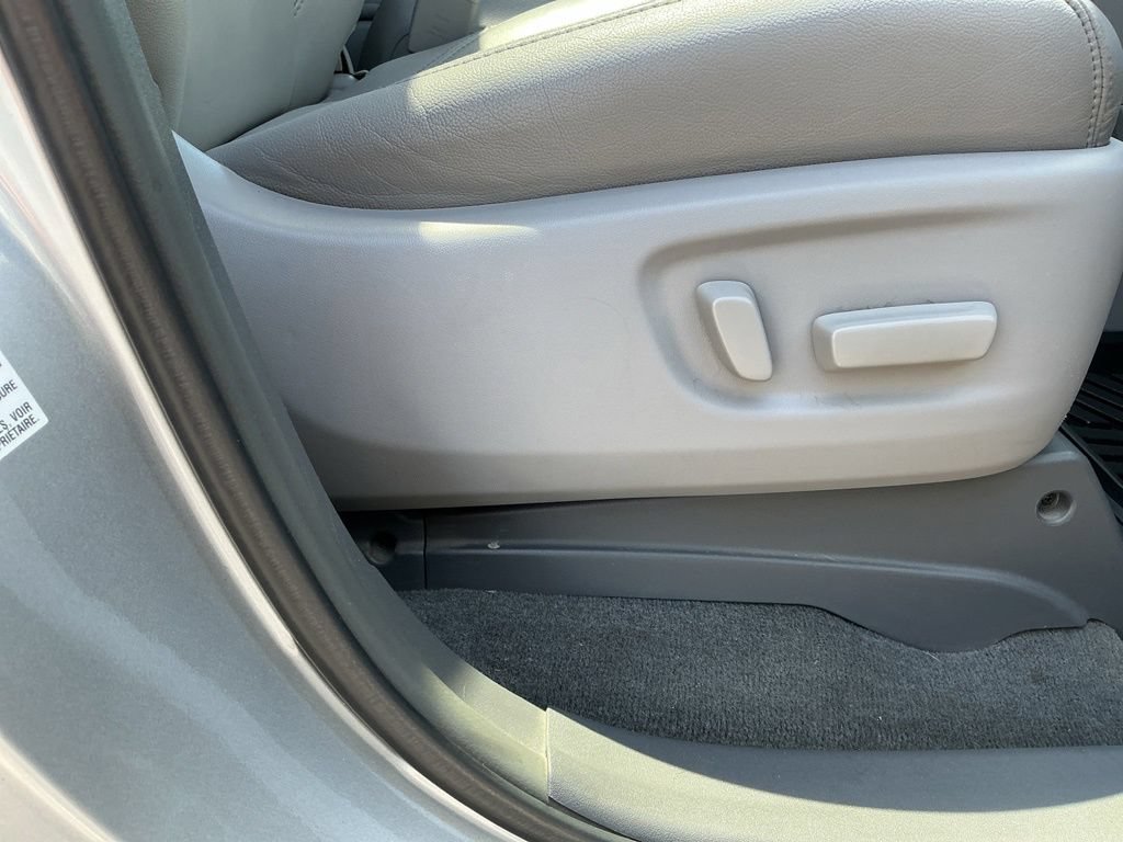 Used 2016 Toyota Sienna XLE w/ XLE Navigation Package FWD image 20