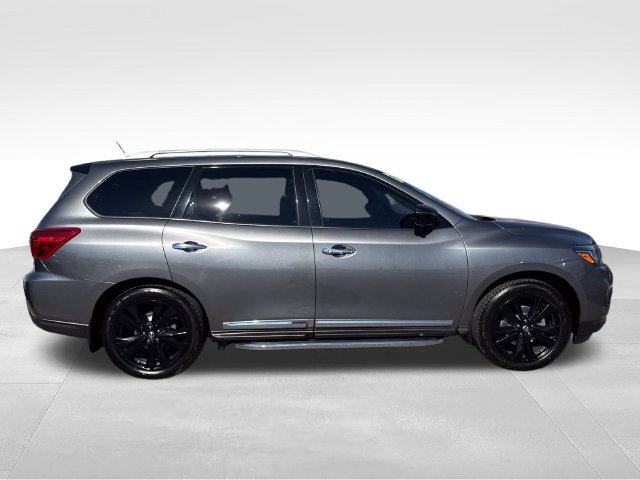 Used 2017 Nissan Pathfinder Platinum w/ Family Entertainment Package AWD/4WD image 6