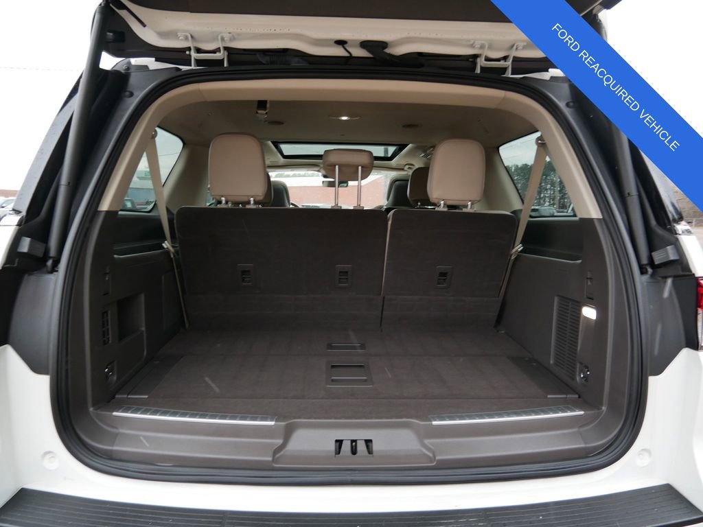 Used 2024 Lincoln Navigator L Reserve AWD/4WD image 10